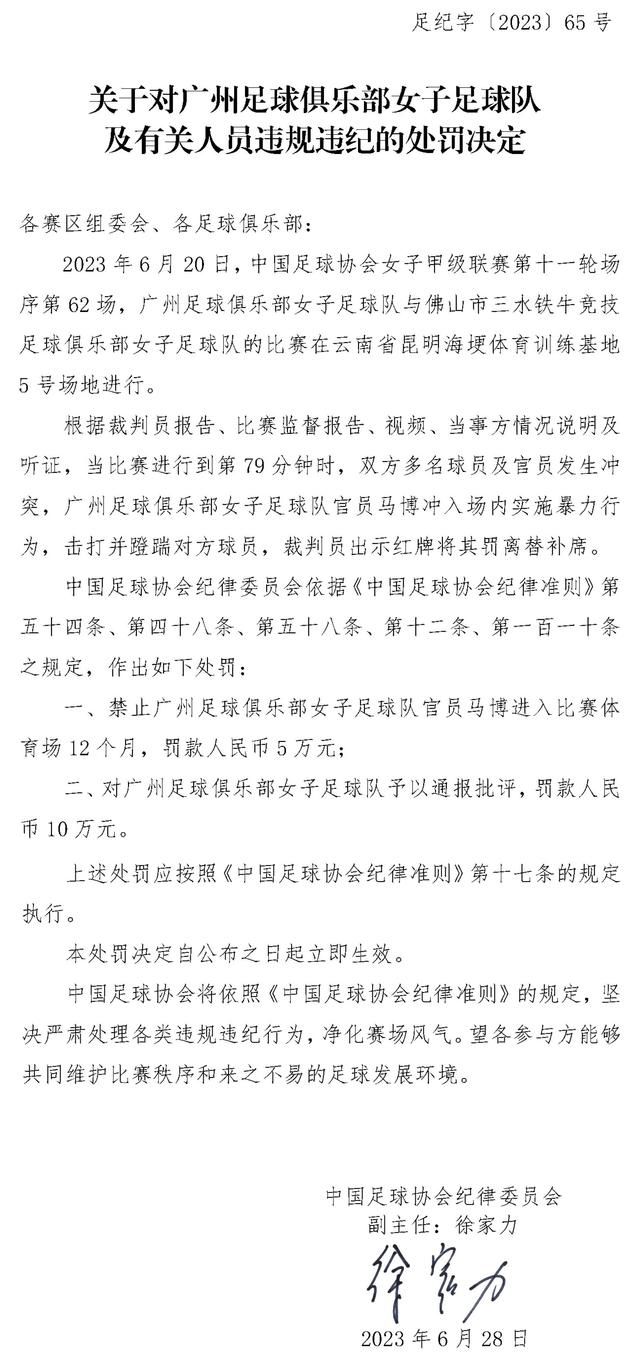 除了扫手势互动，这次的QQ-AR电影跨界玩法，更是在线下直接连接了虚拟与现实